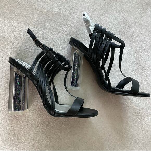 Qupid NWOB Black Strappy Open Toe Clear Glitter Chunk Heels Size 6 Ankle Strap - Picture 3 of 6